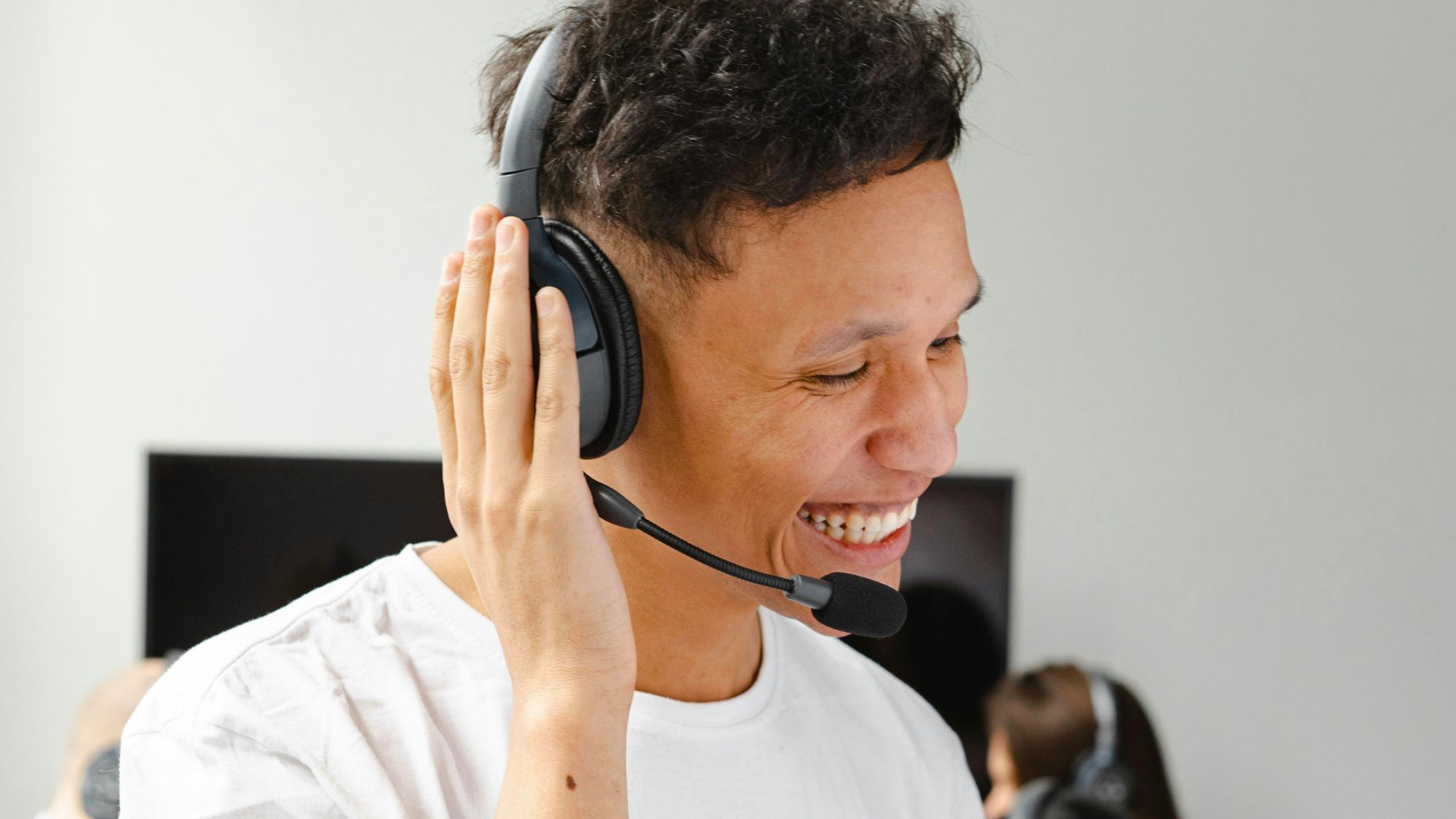 A boy in a meeting trying to sort out between telesales vs telemarketing for the best growth strategy