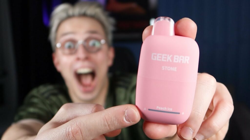 Man using geek bar
