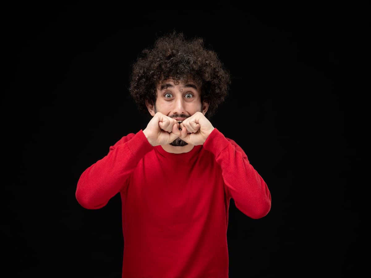 6 Scary Clues Your Mouth Might Be in Real Trouble