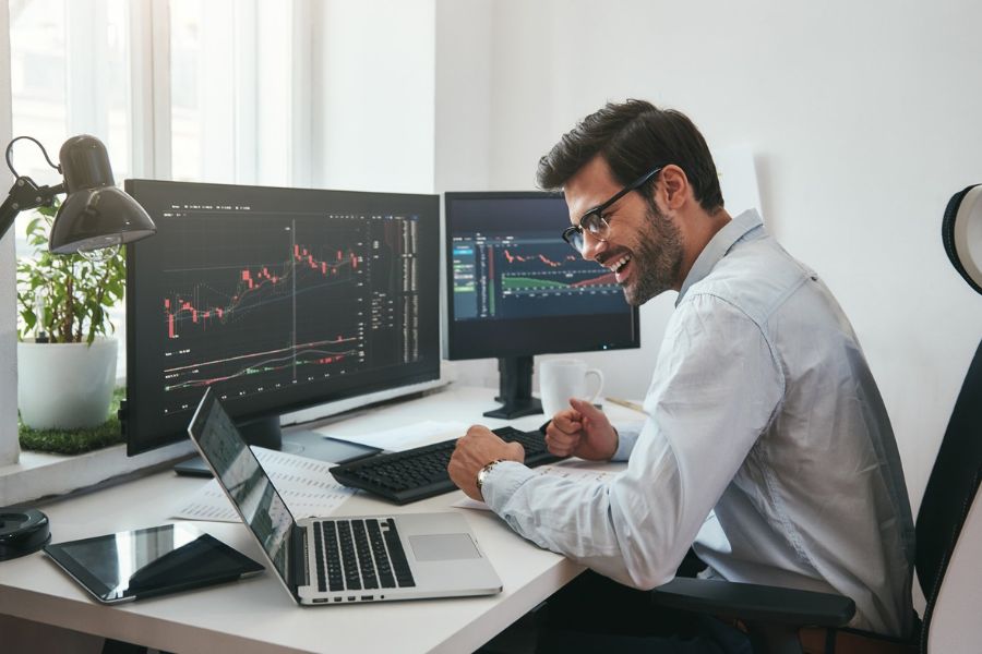 Man working on price action trading